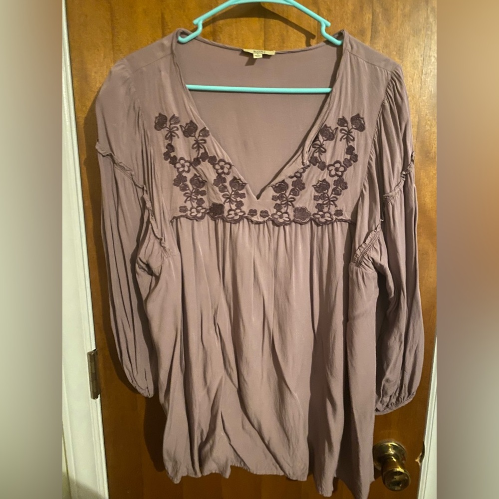 Kori brand light purple top. Size L. VGUC.